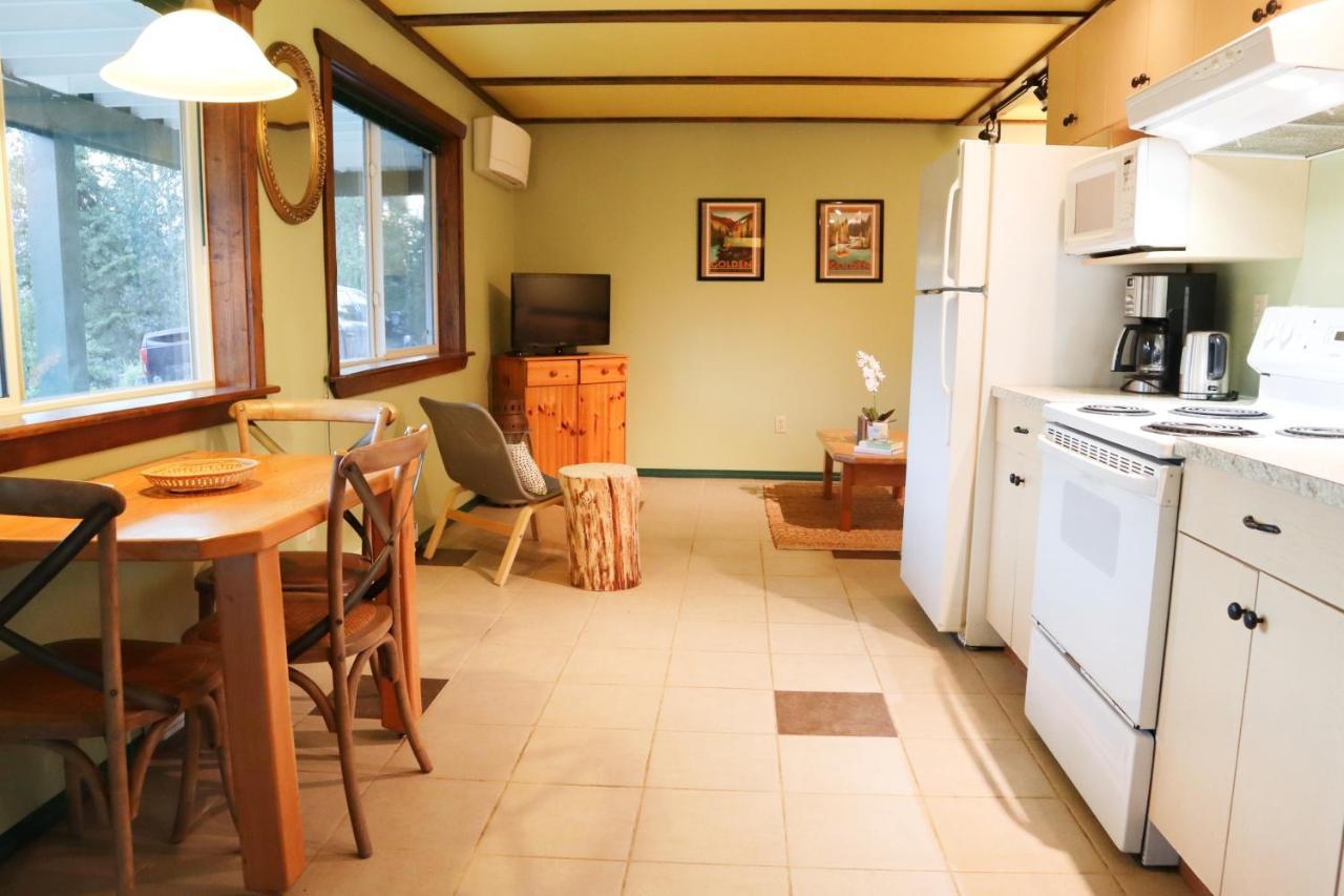 Apartamento 2Mins To Town, Ac & Sauna, Self Check-In, Full Kitchen, Free Laundry & Parking, Family Pet Friendly, Comfortably Sleeps Up To 10 Golden Exterior foto